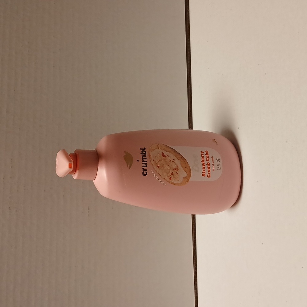 Dove Crumbl Strawberry Crumb Cake Hand Wash NWT - Picture 4 of 6